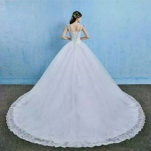 Luxury Wedding Dress Elegant Lace Appliques V-neck